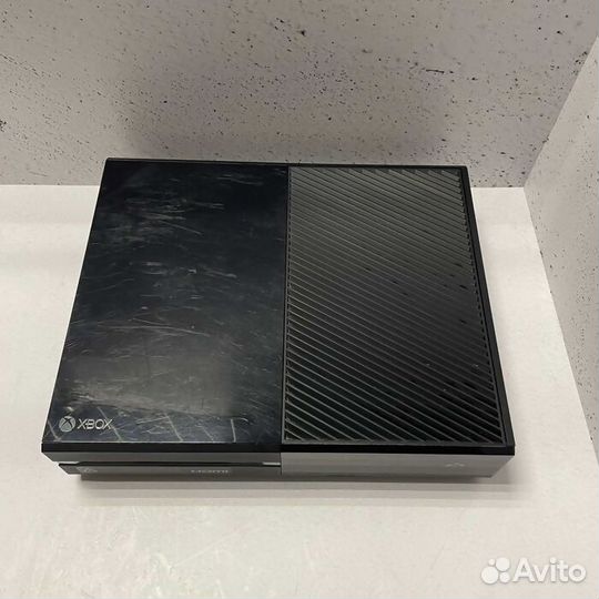 Игровая приставка Microsoft Xbox One 500 гб