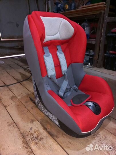 Кресло детское автомобильное Chicco 9-18 kg