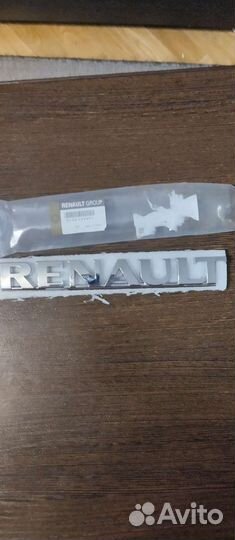 Эмблема (шильдик) Renault