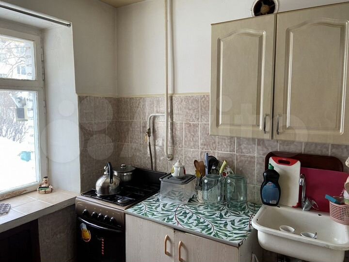 Доля в 3-к. квартире, 58,4 м², 1/5 эт.