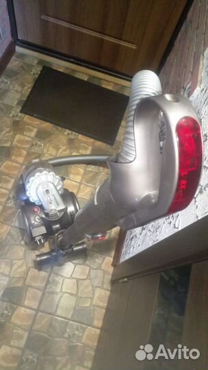 Пылесос Dyson DC22