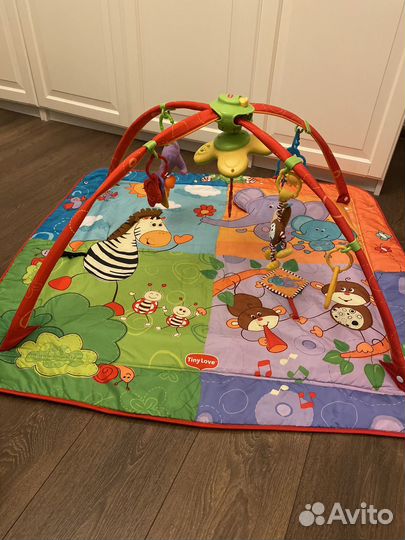 Развивающий коврик tiny love музыкальный