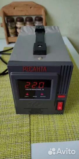 Стабилизатор напряжения