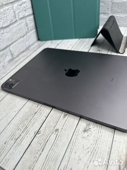 Apple iPad Pro 11 2021 M1 (3 поколение) 92% акб
