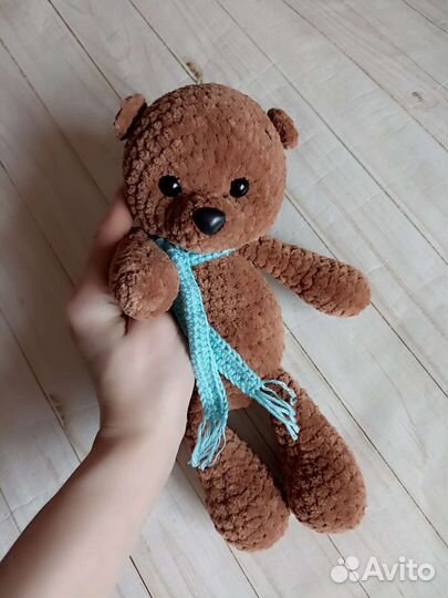 Плюшевый медведь вязаный