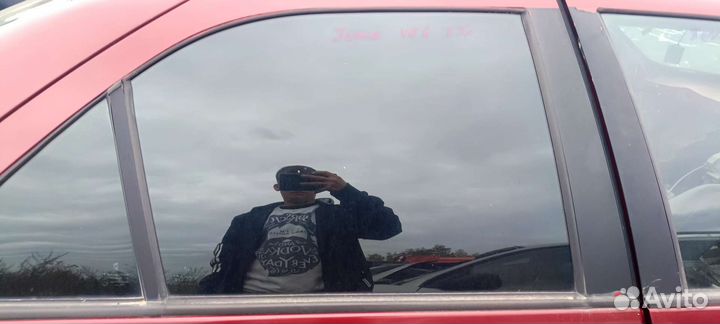 Стекло Peugeot 406