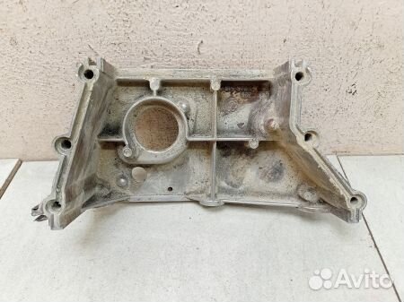 Крышка двигателя передняя
