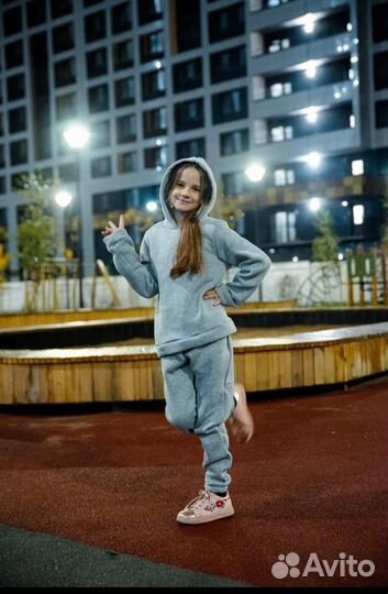 Спортивные костюмы разные цвета девочки и мал