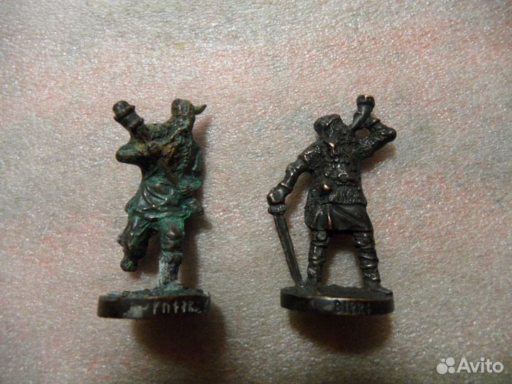 Солдатики рыцари всадники киндер