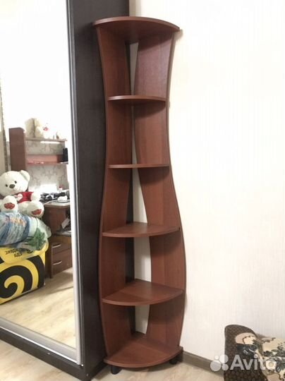 Уголок мебельный деревяный