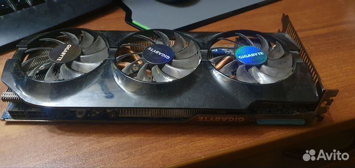 Продам видеокарту Radeon 7970
