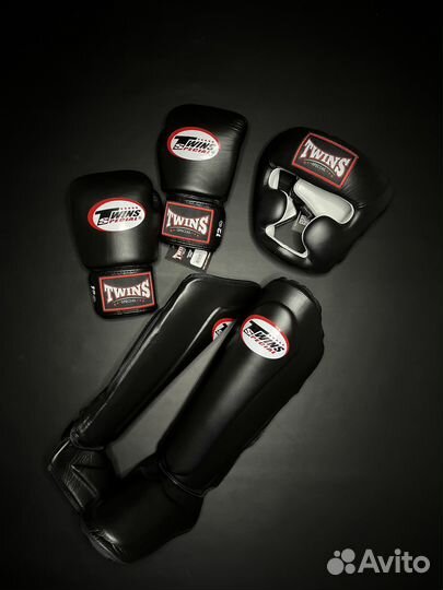 Боксерские перчатки Twins