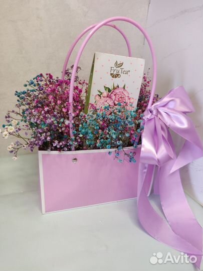 Букет из гипсофилы с чаем