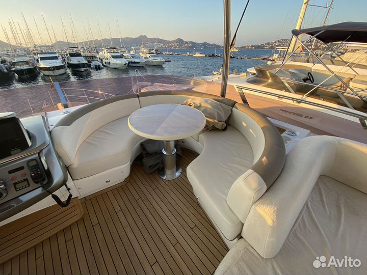 Моторная яхта Princess F62 2018