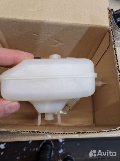 Бачок главного торм цилиндра MB Sprinter