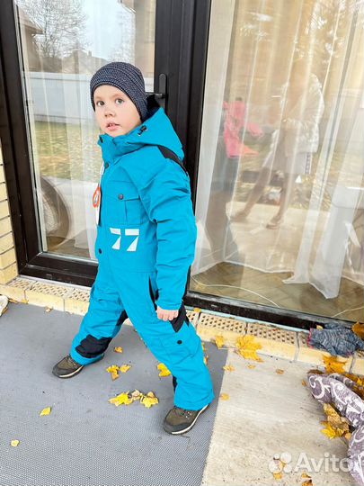 Зимний комбинезон для мальчика 140 новый
