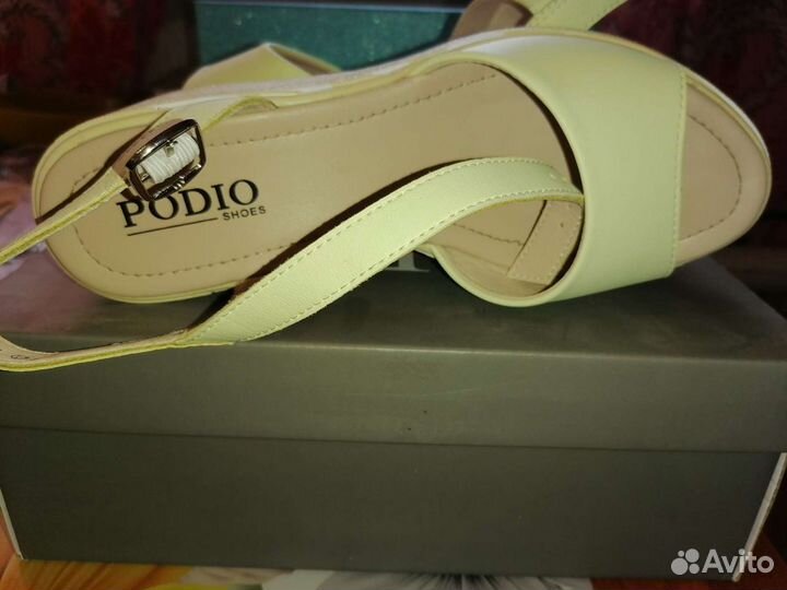 Босоножки женские 39 размер