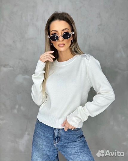 Вязаный свитер женский