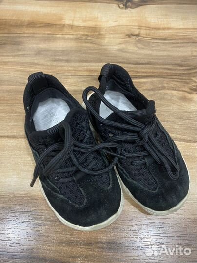 Кроссовки детскте