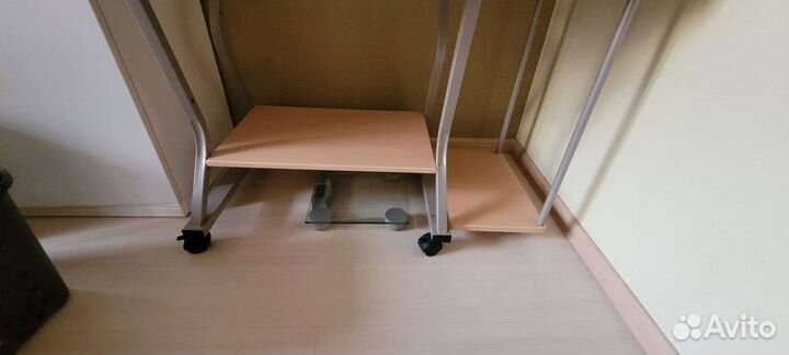 Стол компьютерный стеклянный