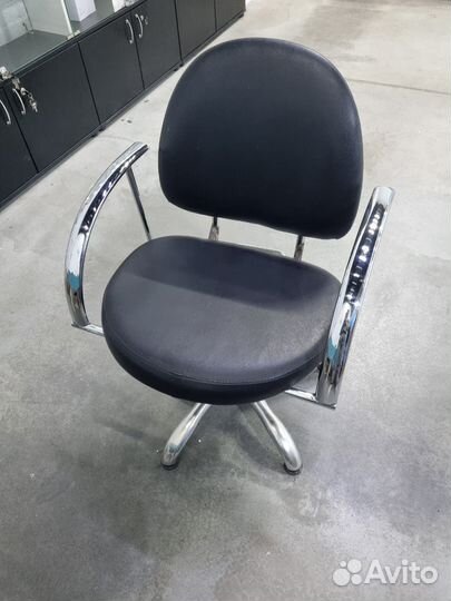 Парикмахерское кресло