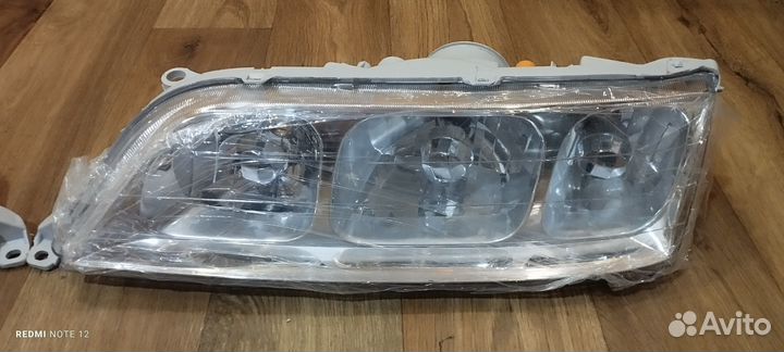 Продам комплект фар