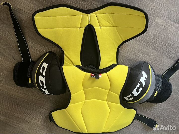 Нагрудник хоккейный ccm jr