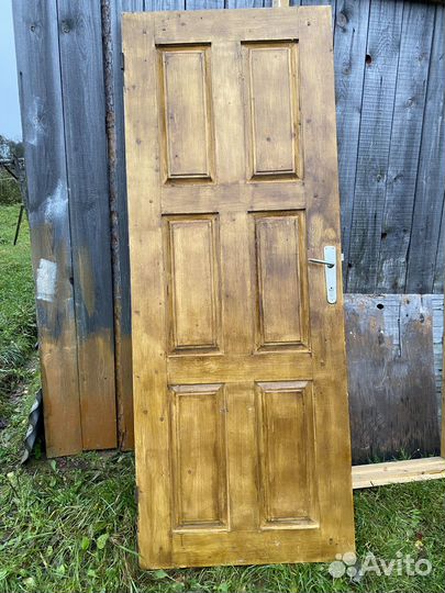 Дверь деревянная