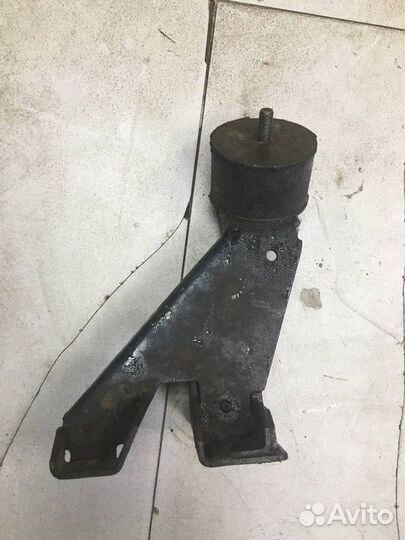 Кронштейн опоры двигателя левый LADA Niva (4х4)