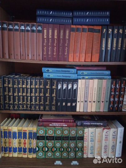 Книги Конан Дойль,Чапек,Шукшин,Конни