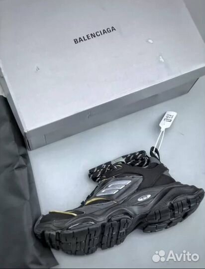 Balenciaga Cargo