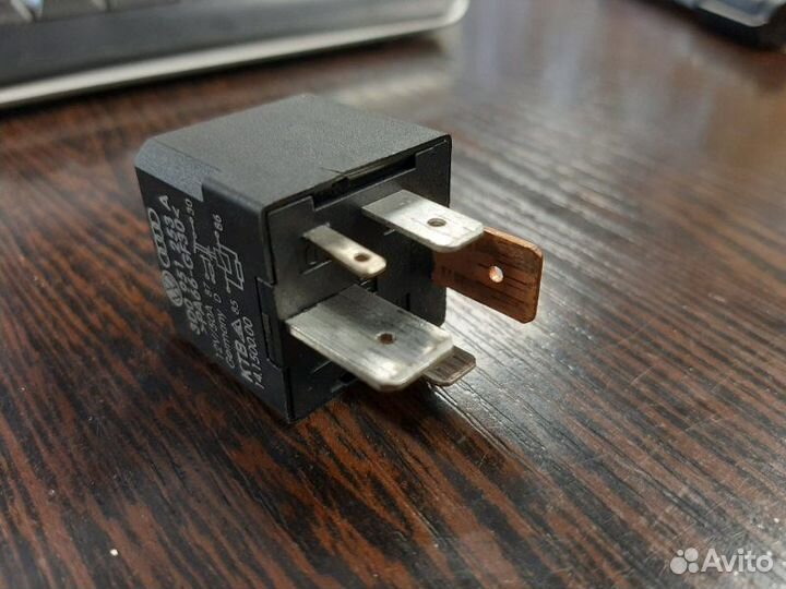 Реле Volkswagen Touareg 1 2.5D 2008