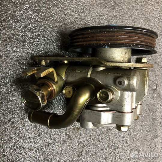 Насос гидроусилителя Nissan VQ20 VQ25 VQ30