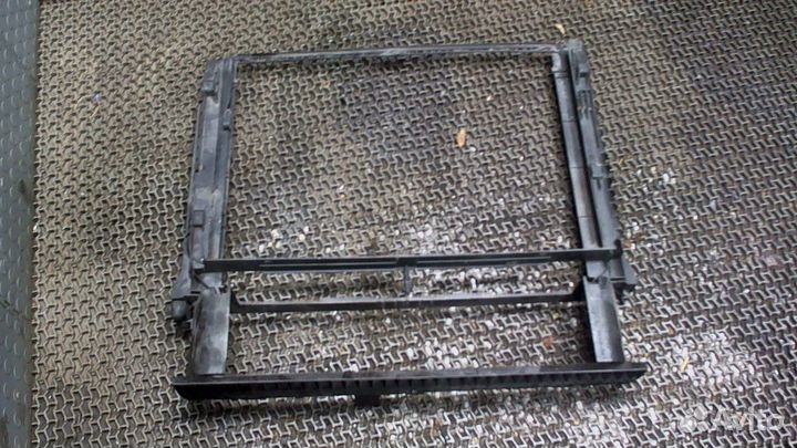 Пластик радиатора Land Rover Range Rover 3 (LM), 2