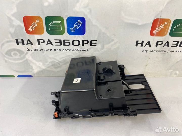 Блок беспроводной зарядки Toyota Camry XV70