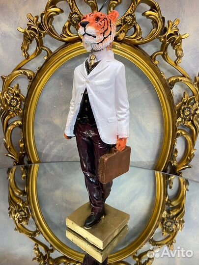 Статуэтка «Тигр деловой». Полистоун. Н-36см