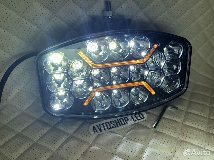 Фара светодиодная на грузовик LED 12/24V