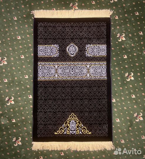 Коврик для намаза в виде двери в Каабу