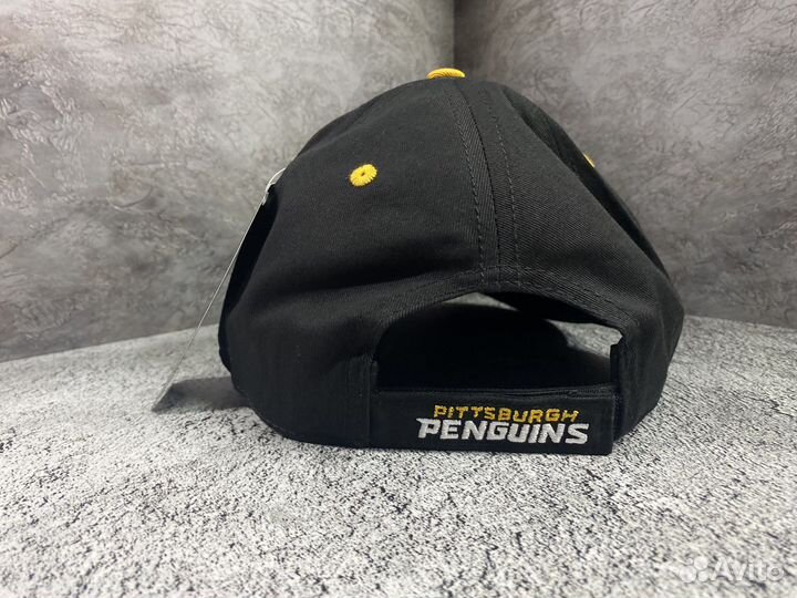 Бейсболка NHL Питтсбург с желтыми люверсами