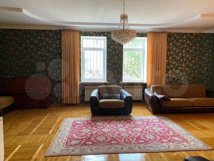 Дом 470 м² на участке 15 сот.