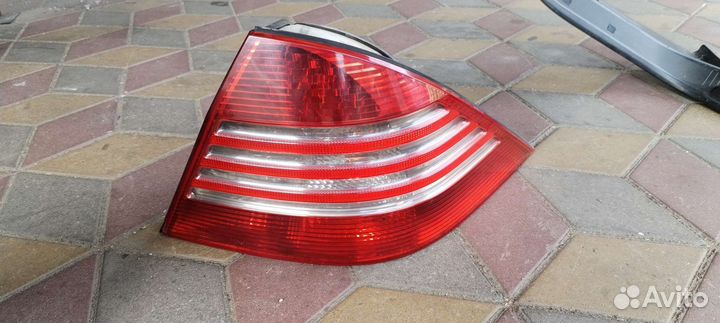 Задний фонарь mercedes w220 S-Class