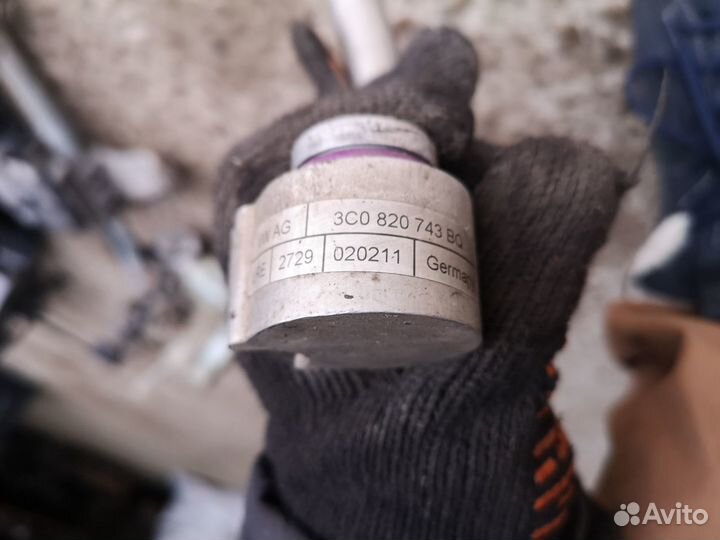 Трубка шланг кондиционера на VW Passat B7 CC 08-17