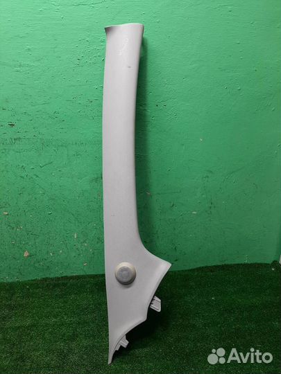 Обшивка правой стойки Toyota Aygo B10 2009