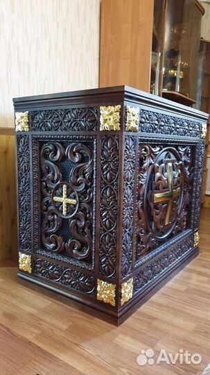 Резные иконы из дерева