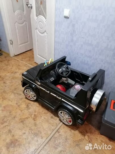 Продаю детское электромобиля