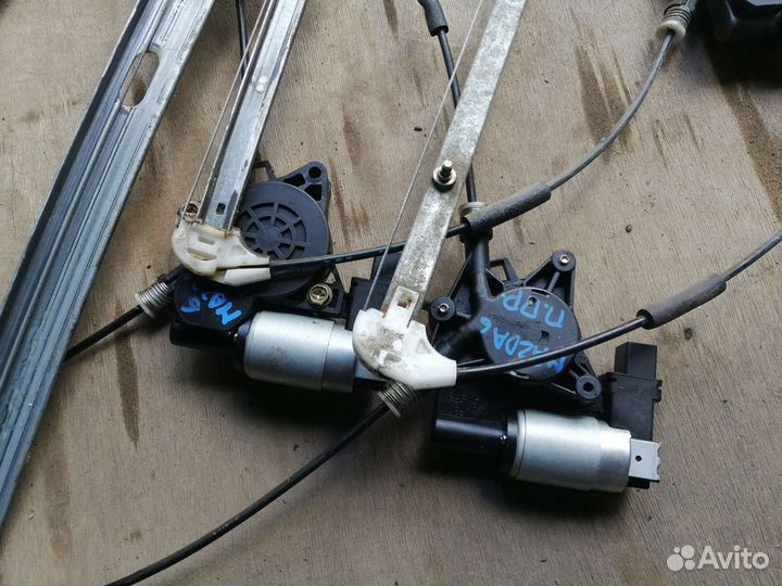 Стеклоподьемник с моторчиком Mazda 6 gg