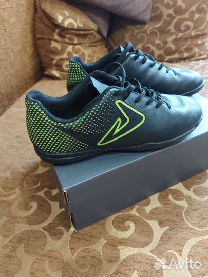 Бутсы сороконожки demix 39р