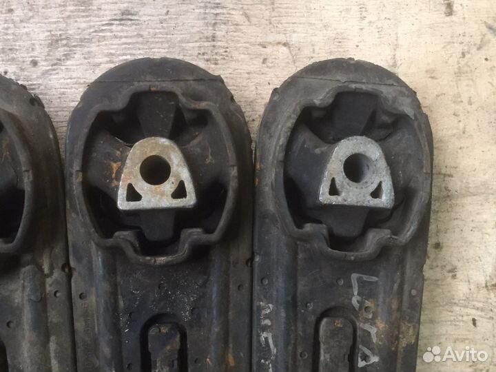 Renault опора двигателя задняя