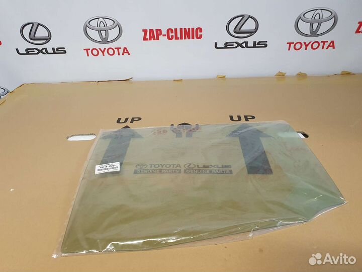 Стекло двери заднее левое Toyota Camry V70