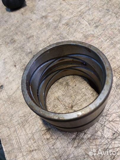 Втулка 4447016